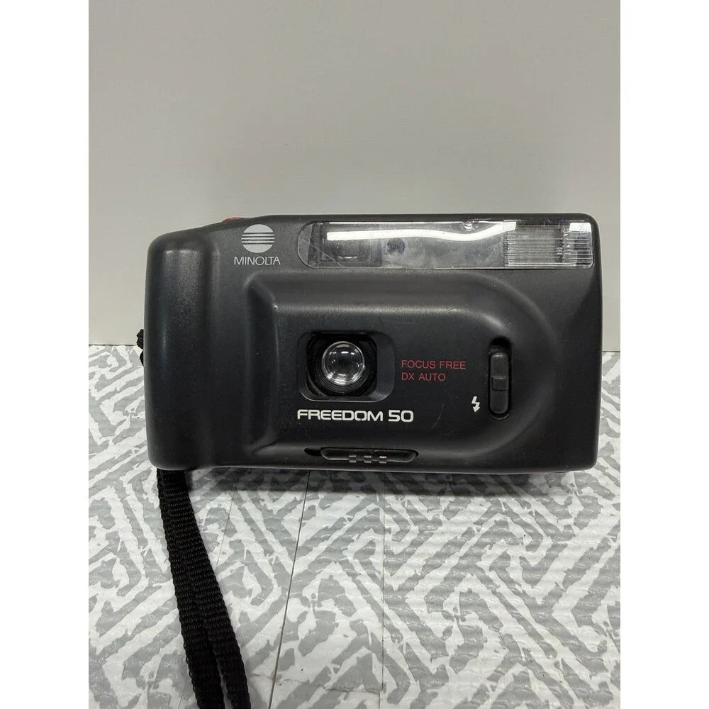 Vtg Minolta Freedom 50 35mm Film Camera Black FOR PARTS OR REPAIR As Is